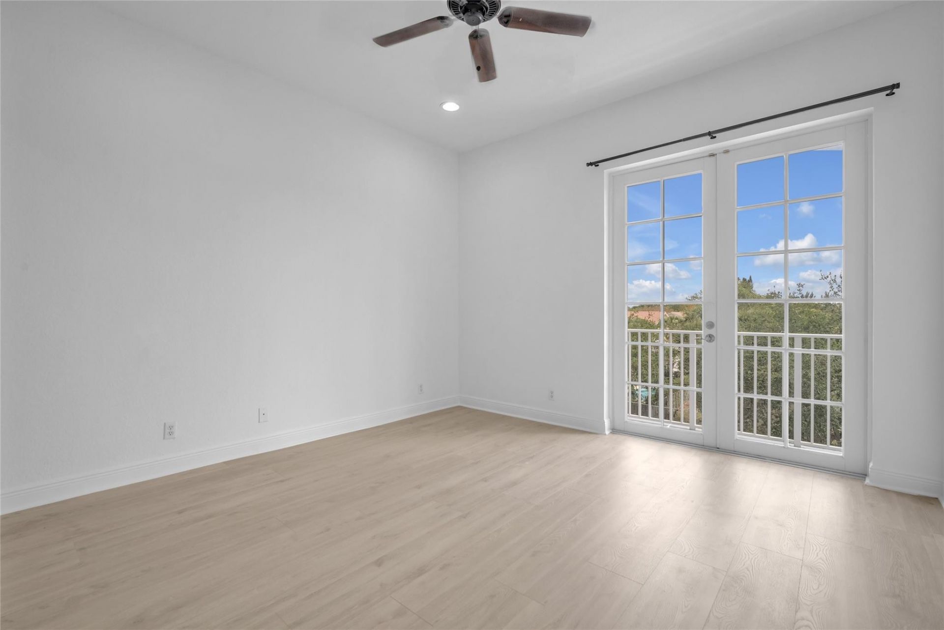 6809 N Lakeside Circle, Unit 101, Davie, FL 33314 Photo