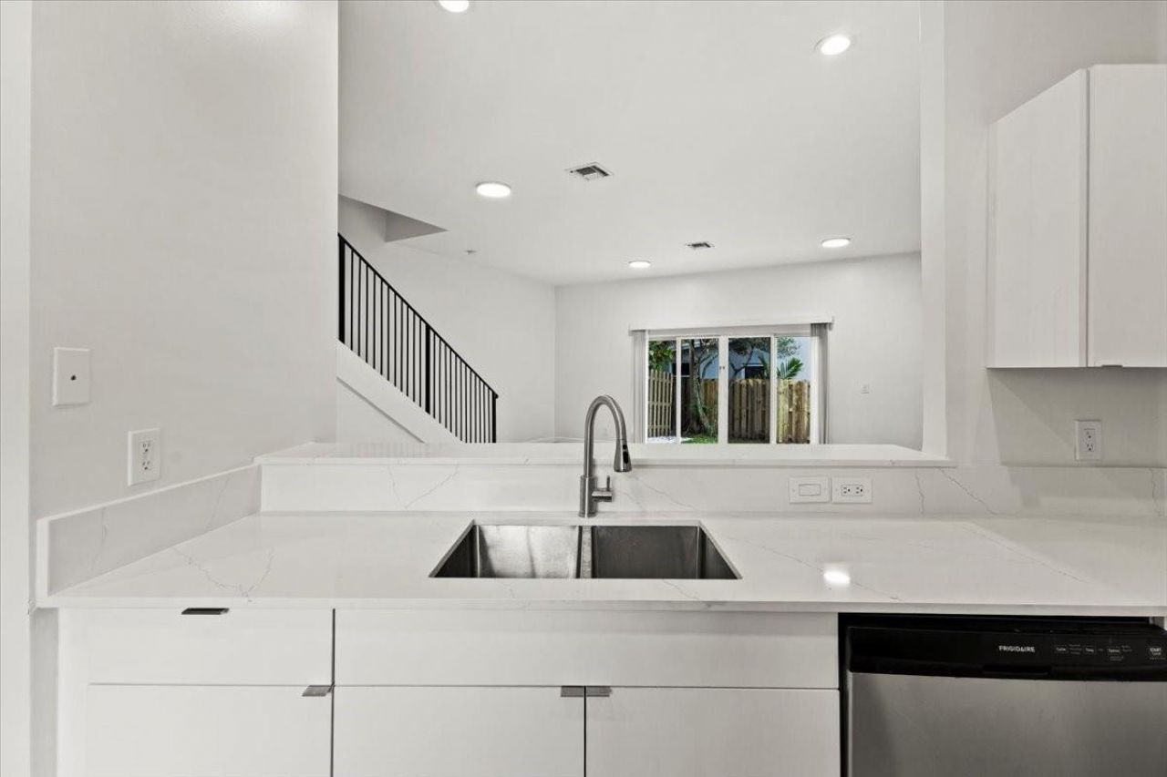 2921 SW 18th Terrace, Unit 7, Fort Lauderdale, FL 33315 Photo