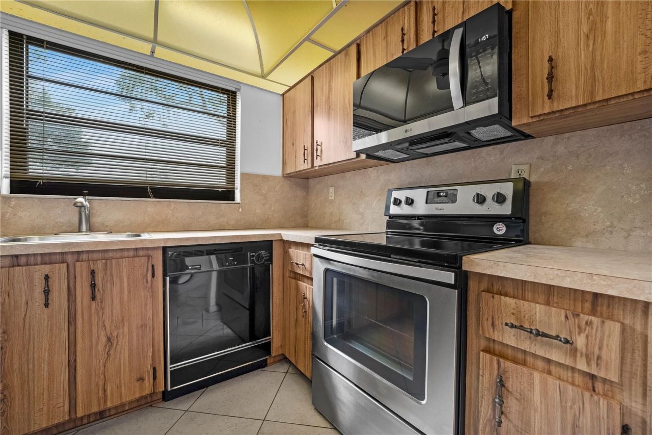 901 Colony Point Circle, Unit 123, Pembroke Pines, FL 33026 Photo