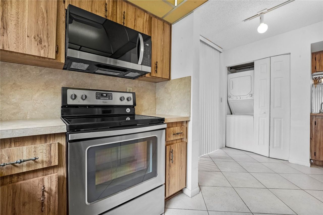 901 Colony Point Circle, Unit 123, Pembroke Pines, FL 33026 Photo