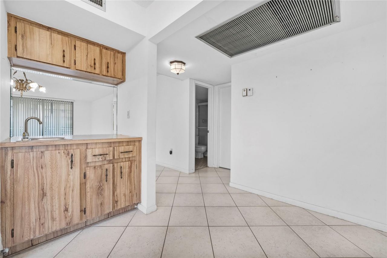 901 Colony Point Circle, Unit 123, Pembroke Pines, FL 33026 Photo