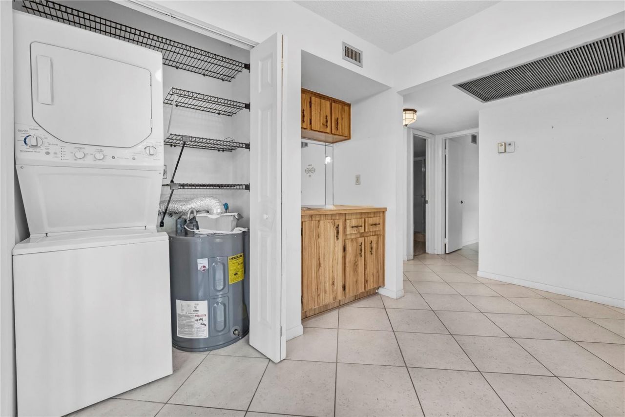 901 Colony Point Circle, Unit 123, Pembroke Pines, FL 33026 Photo