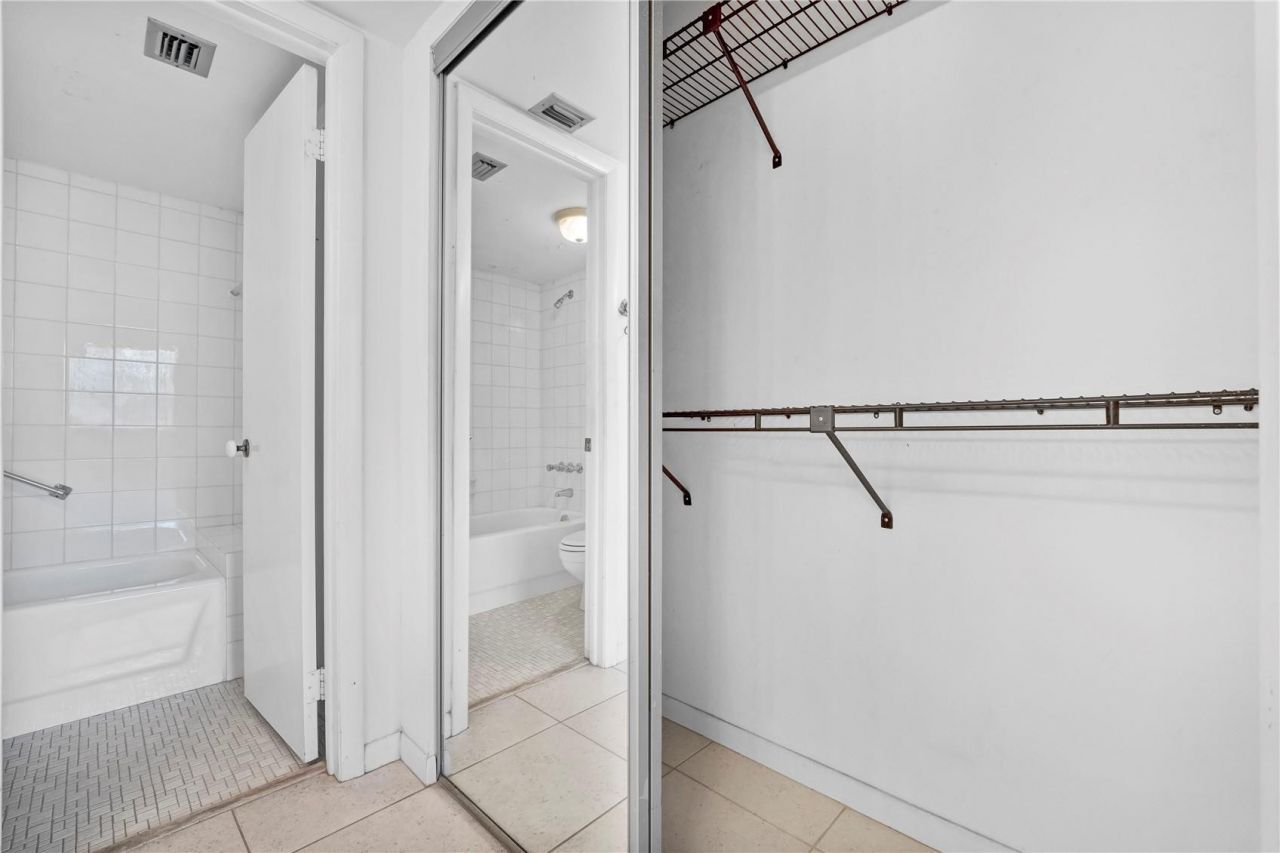 901 Colony Point Circle, Unit 123, Pembroke Pines, FL 33026 Photo