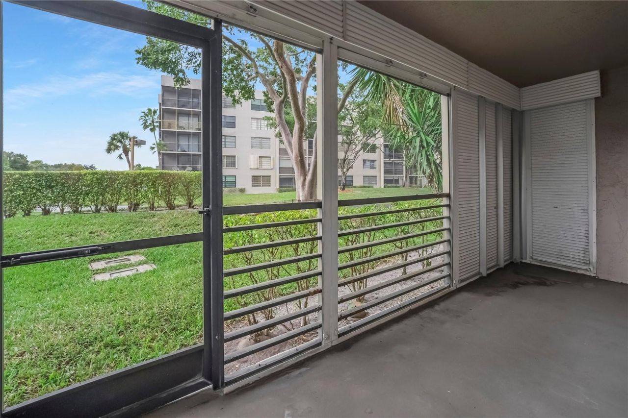 901 Colony Point Circle, Unit 123, Pembroke Pines, FL 33026 Photo