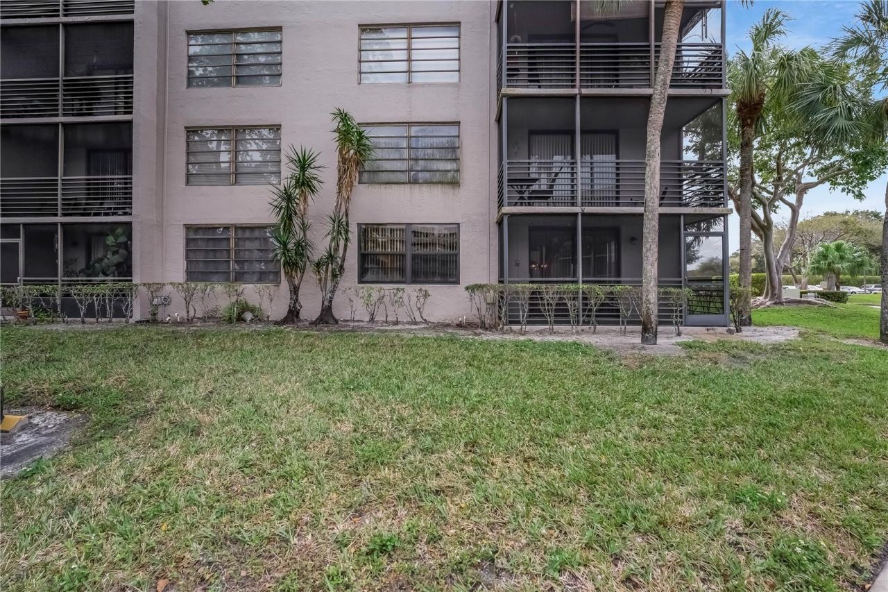 901 Colony Point Circle, Unit 123, Pembroke Pines, FL 33026 Photo