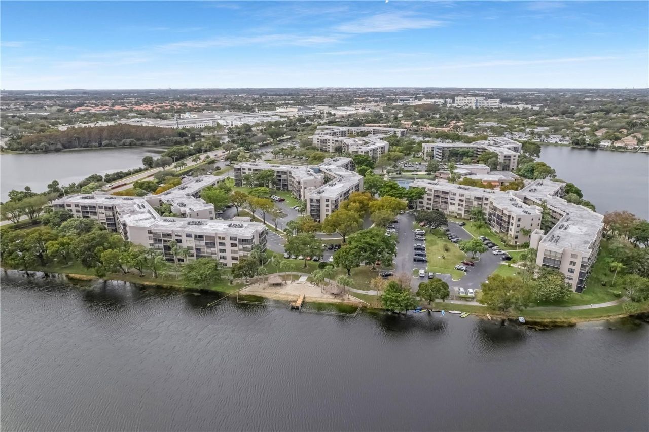 901 Colony Point Circle, Unit 123, Pembroke Pines, FL 33026 Photo