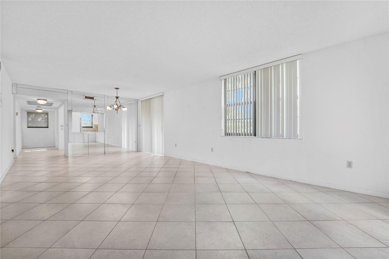 901 Colony Point Circle, Unit 123, Pembroke Pines, FL 33026 Photo