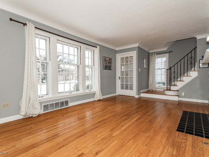 2243 Cranston Road, University Heights, OH 44118 Photo 2