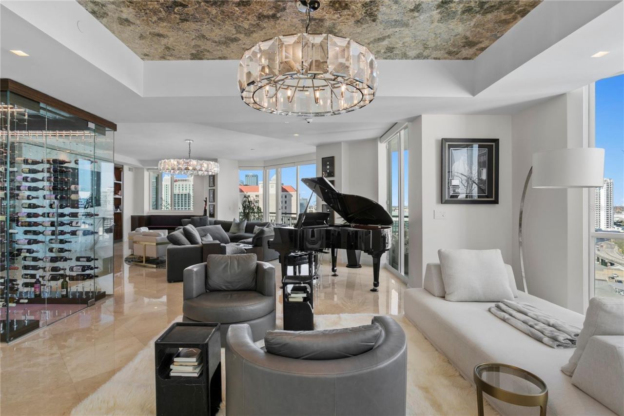 450 Knights Run Avenue, Unit 1801, Tampa, FL 33602 Photo