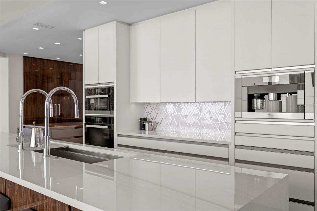 450 Knights Run Avenue, Unit 1801, Tampa, FL 33602 Photo