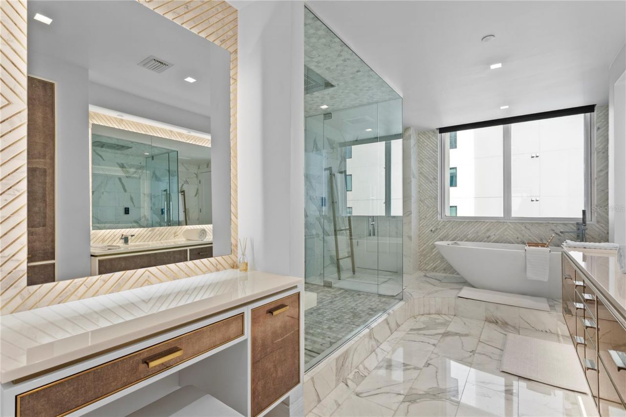 450 Knights Run Avenue, Unit 1801, Tampa, FL 33602 Photo