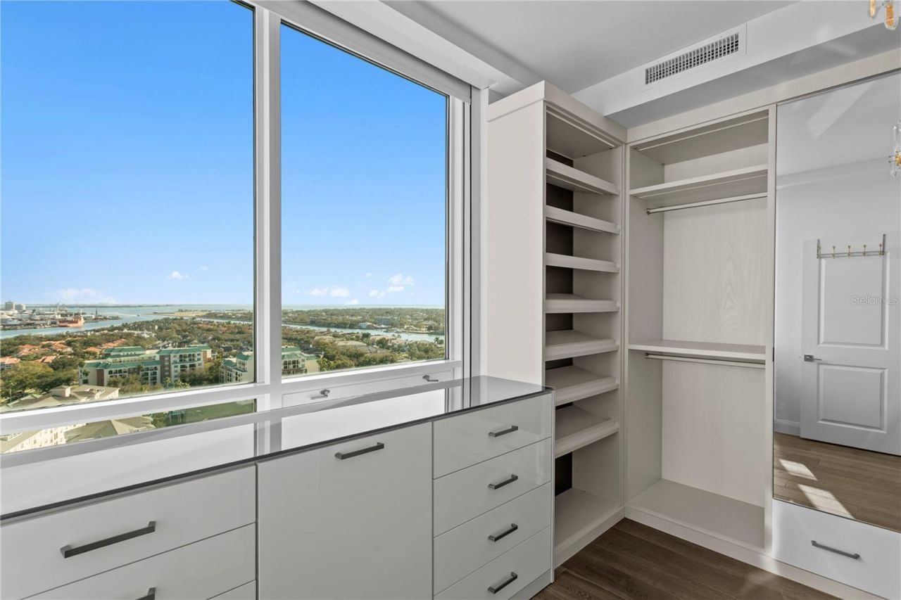 450 Knights Run Avenue, Unit 1801, Tampa, FL 33602 Photo