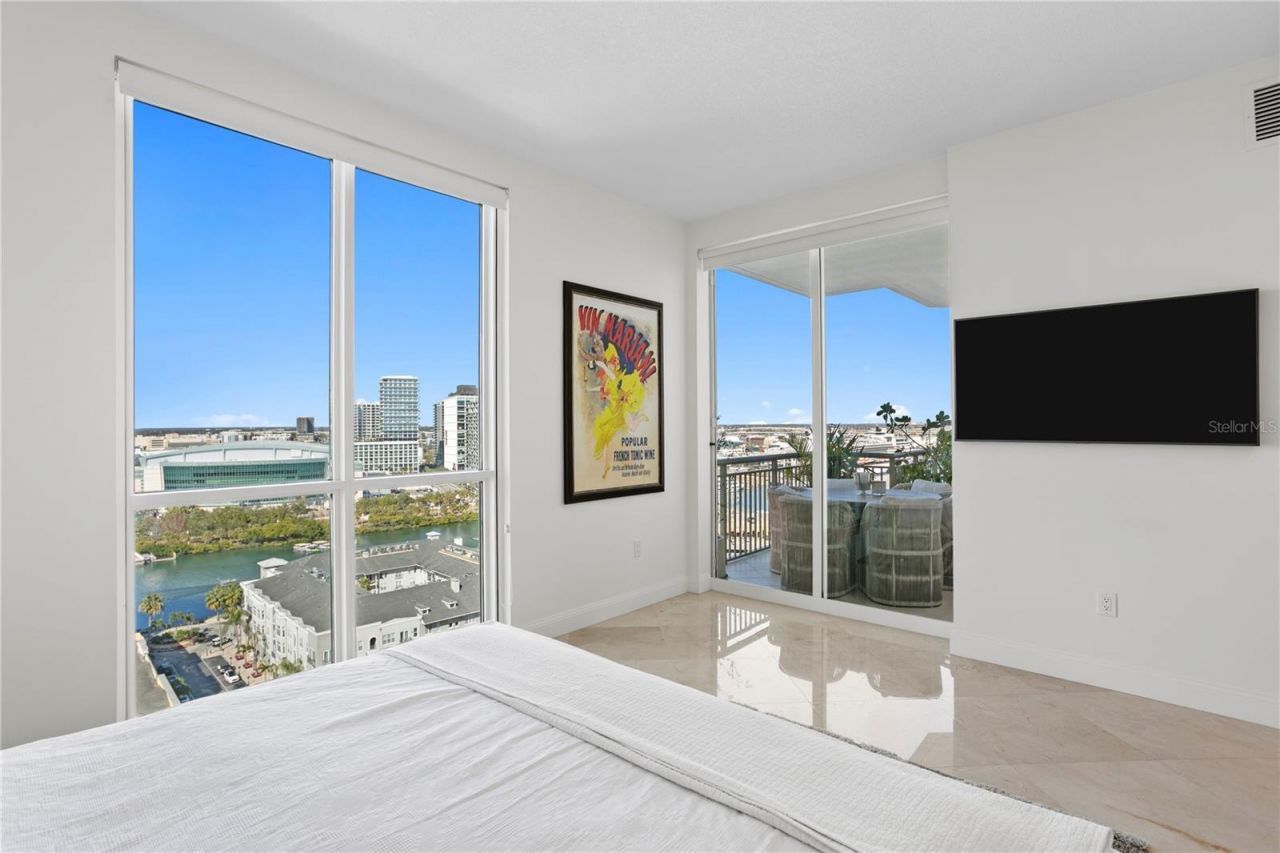 450 Knights Run Avenue, Unit 1801, Tampa, FL 33602 Photo