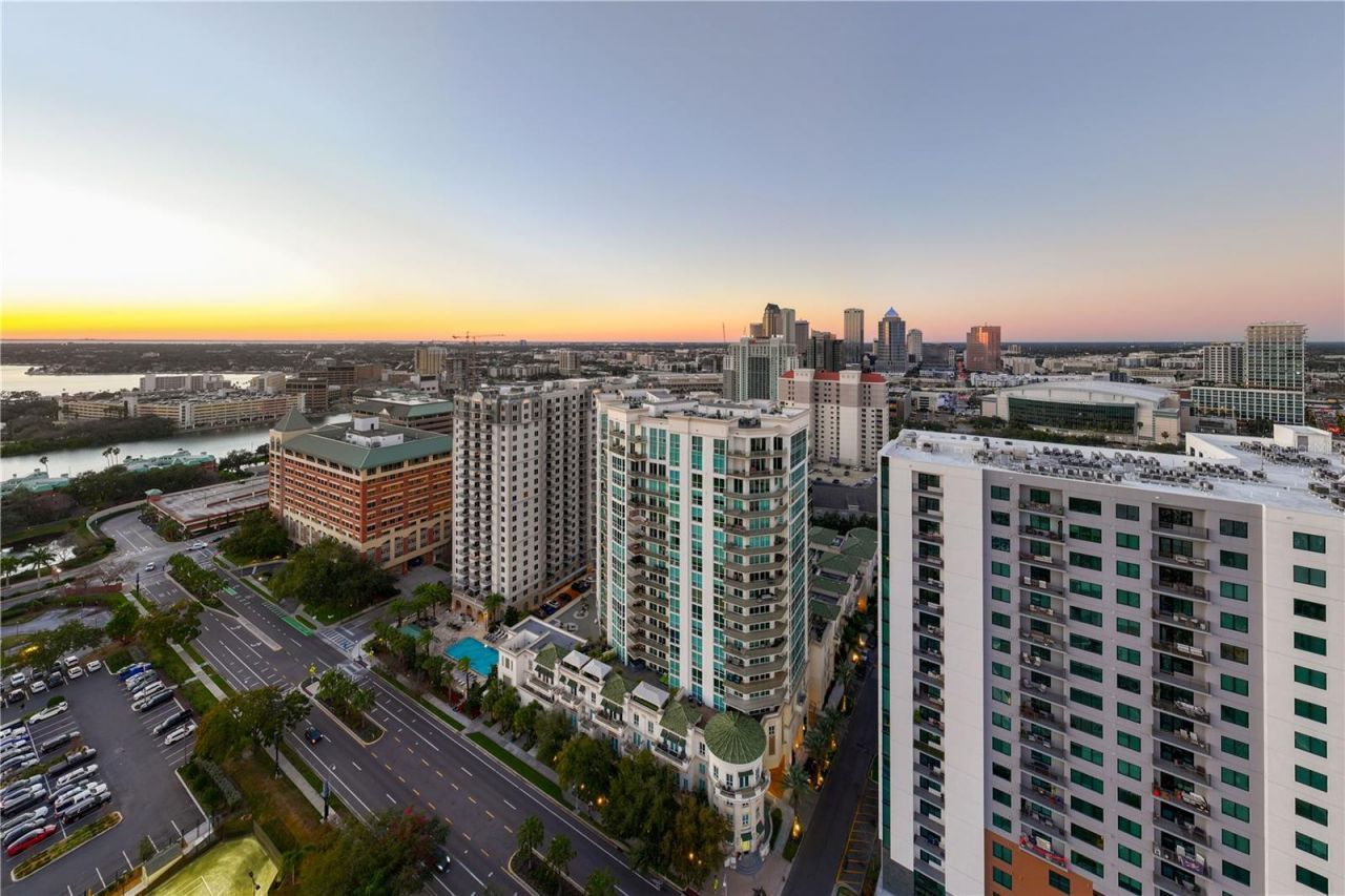 450 Knights Run Avenue, Unit 1801, Tampa, FL 33602 Photo