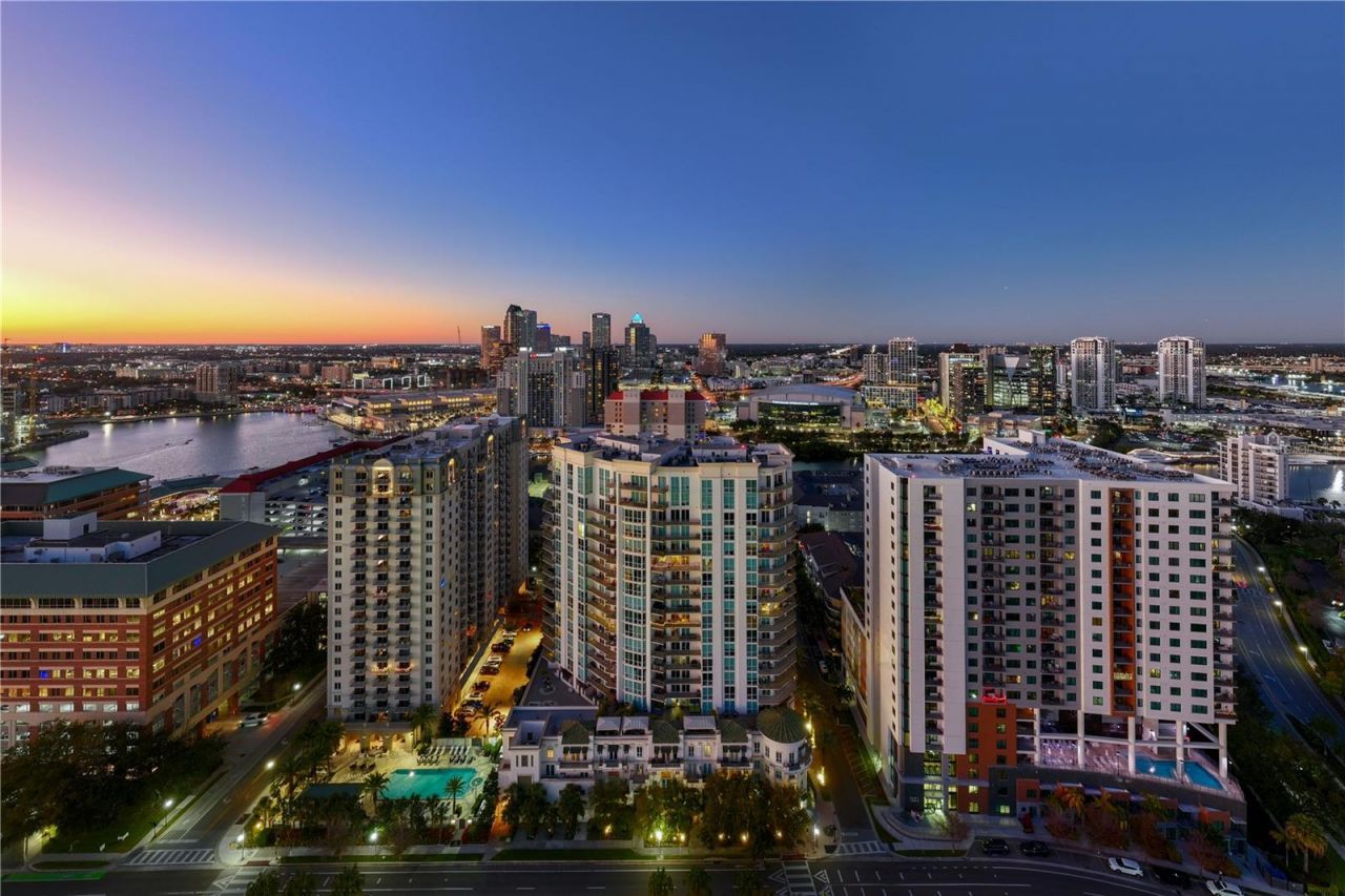 450 Knights Run Avenue, Unit 1801, Tampa, FL 33602 Photo