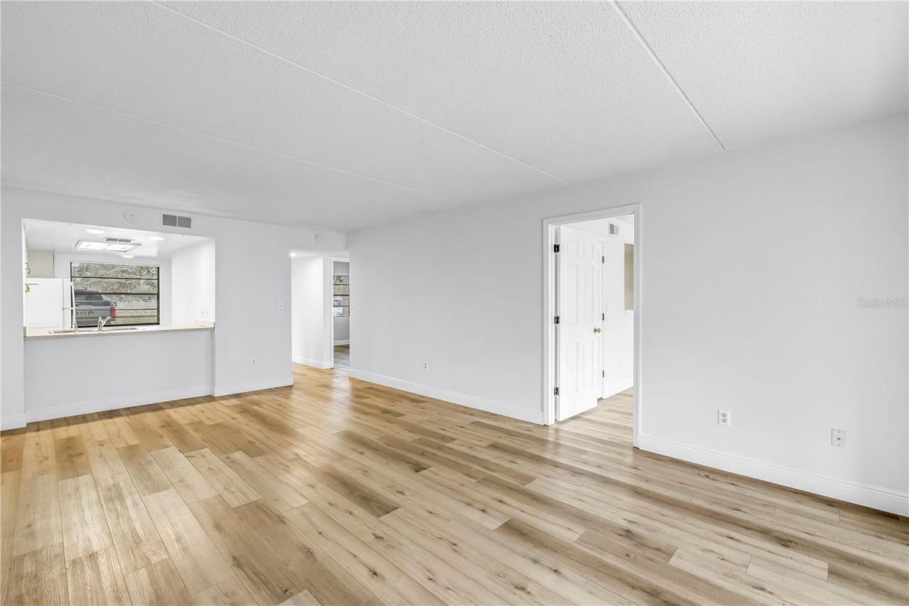 2255 62nd Avenue N, Unit 2102, Saint Petersburg, FL 33702 Photo