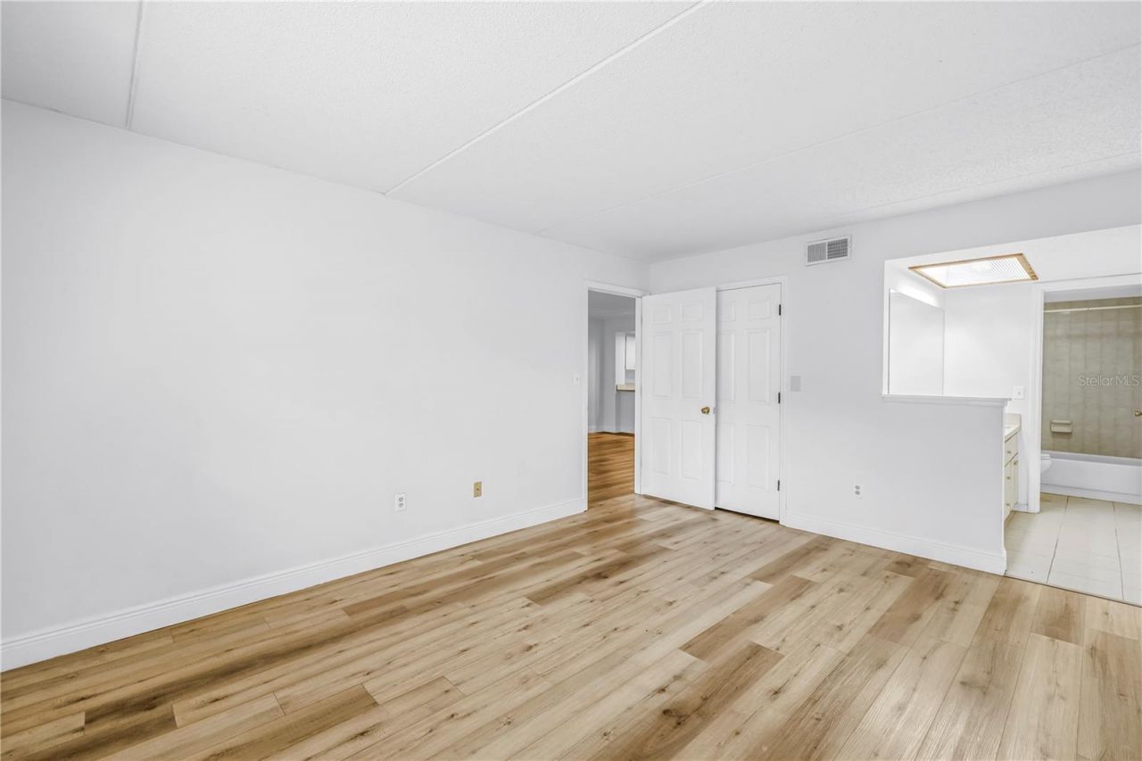 2255 62nd Avenue N, Unit 2102, Saint Petersburg, FL 33702 Photo