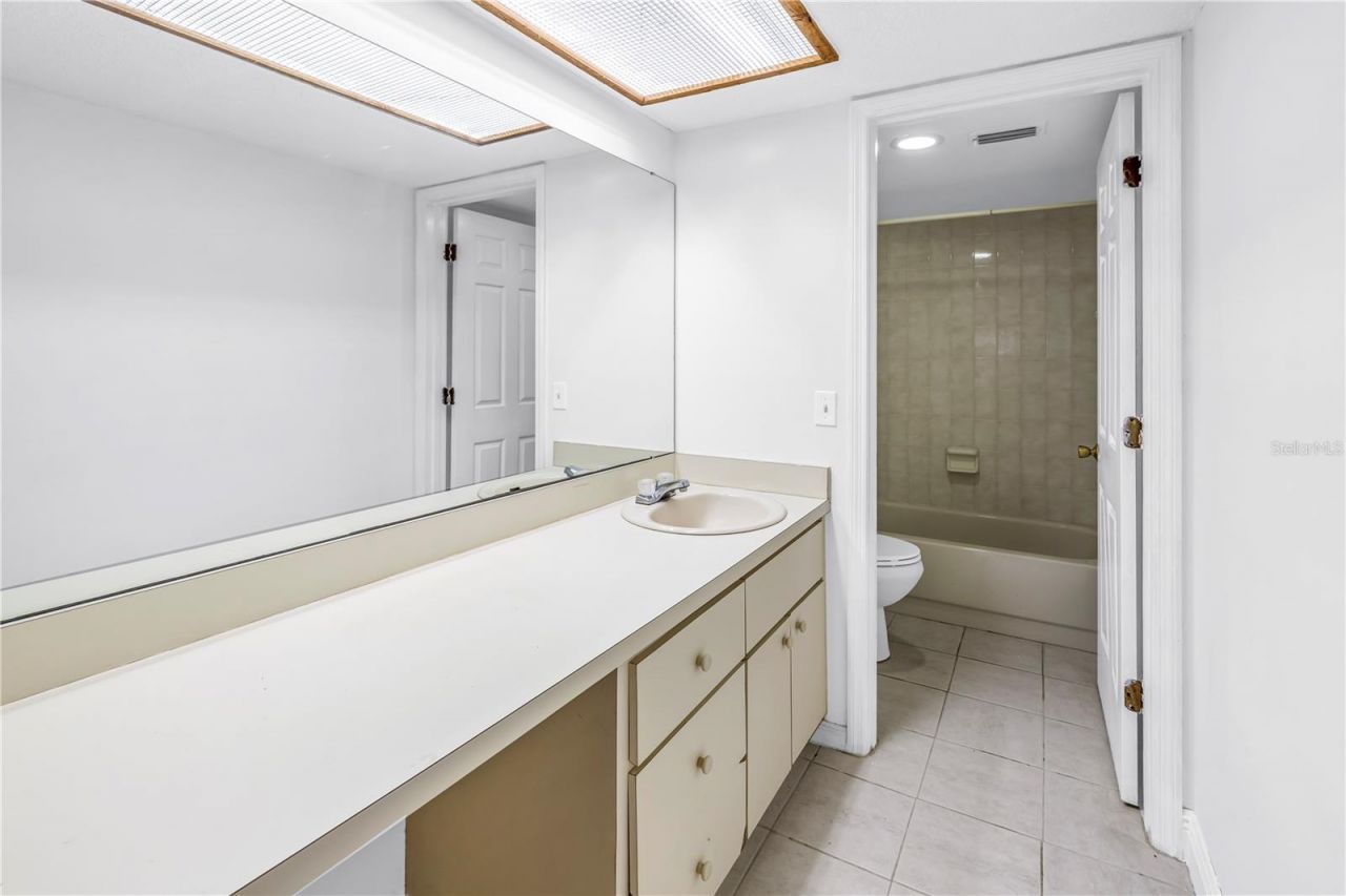 2255 62nd Avenue N, Unit 2102, Saint Petersburg, FL 33702 Photo