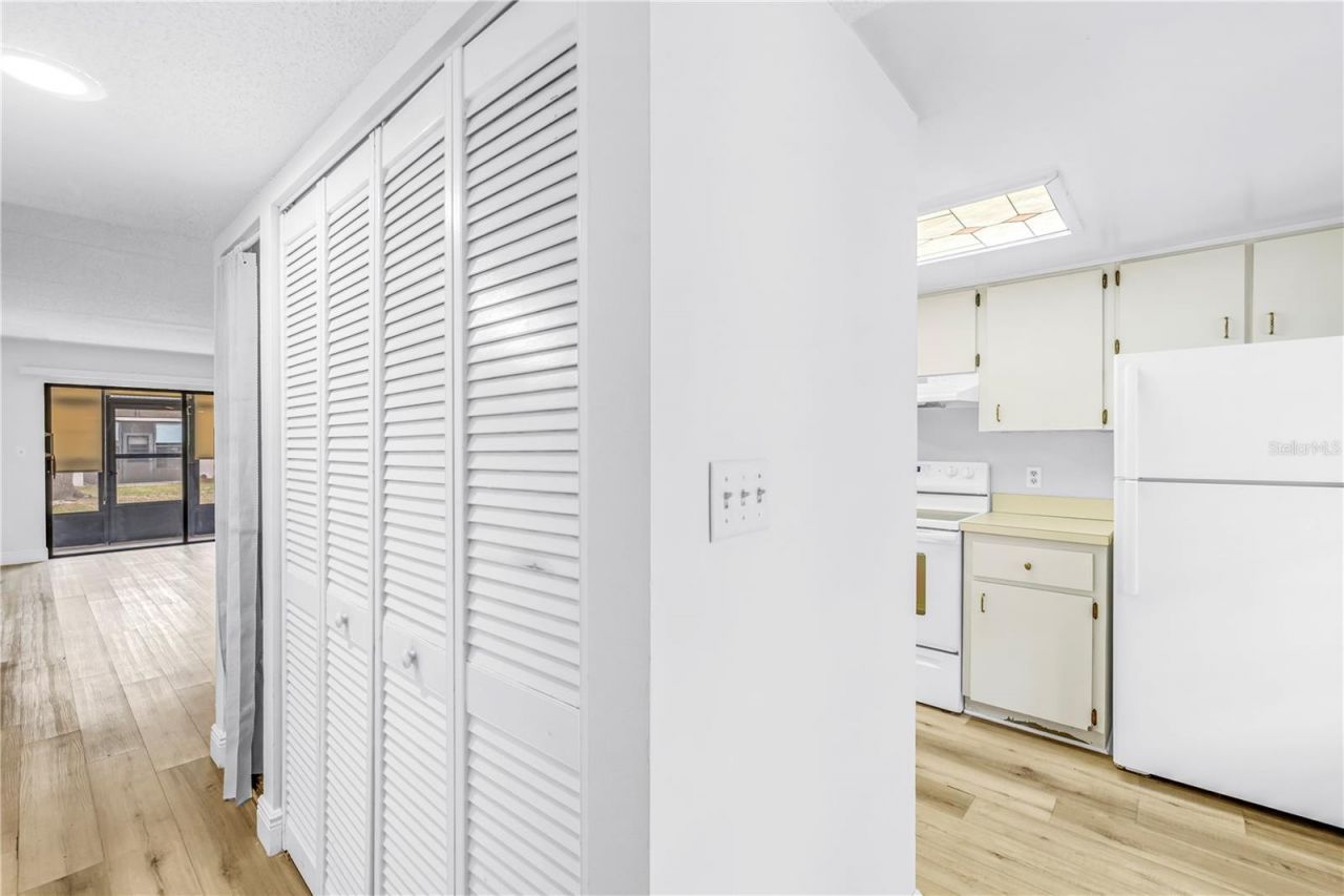 2255 62nd Avenue N, Unit 2102, Saint Petersburg, FL 33702 Photo