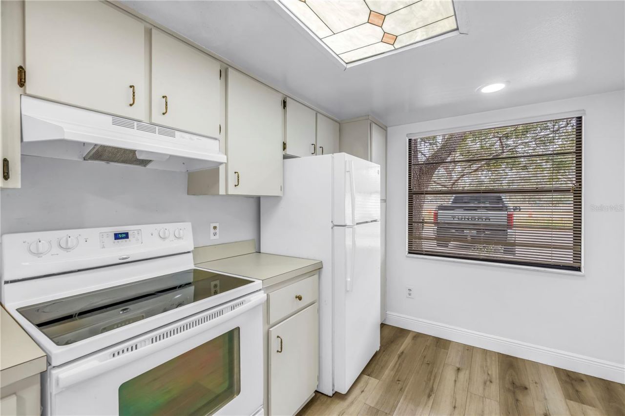 2255 62nd Avenue N, Unit 2102, Saint Petersburg, FL 33702 Photo