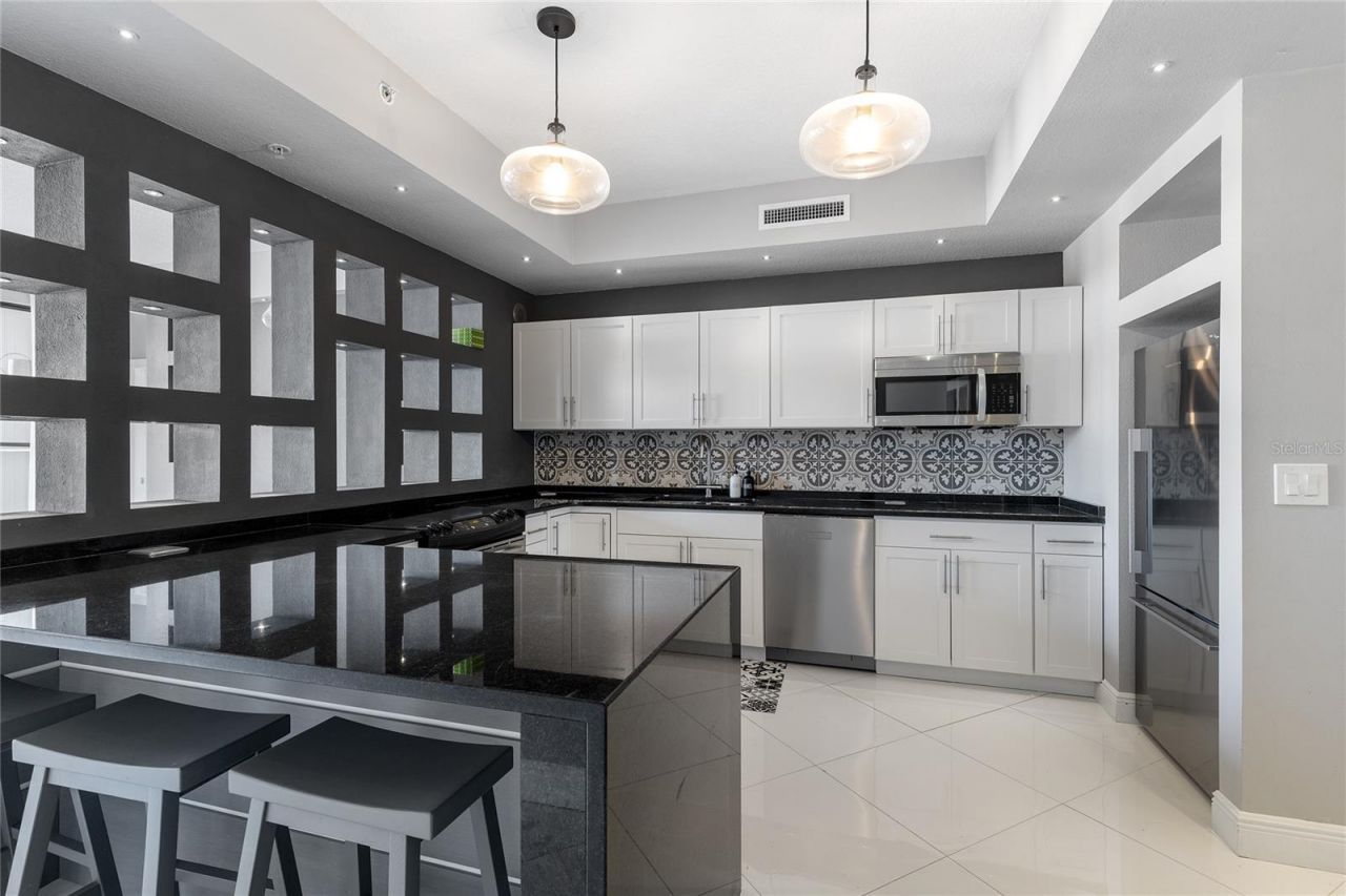 226 5th Avenue N, Unit 601, Saint Petersburg, FL 33701 Photo