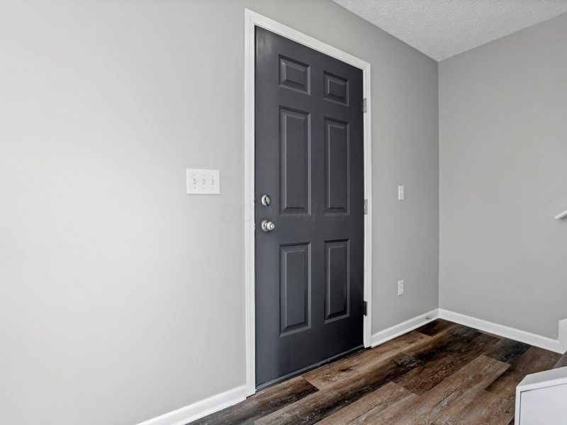8340 Crete Lane, Blacklick, OH 43004 Photo 3