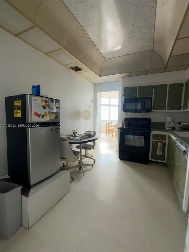 7135 Collins Ave, Unit PH5, Miami Beach, FL 33141 Photo