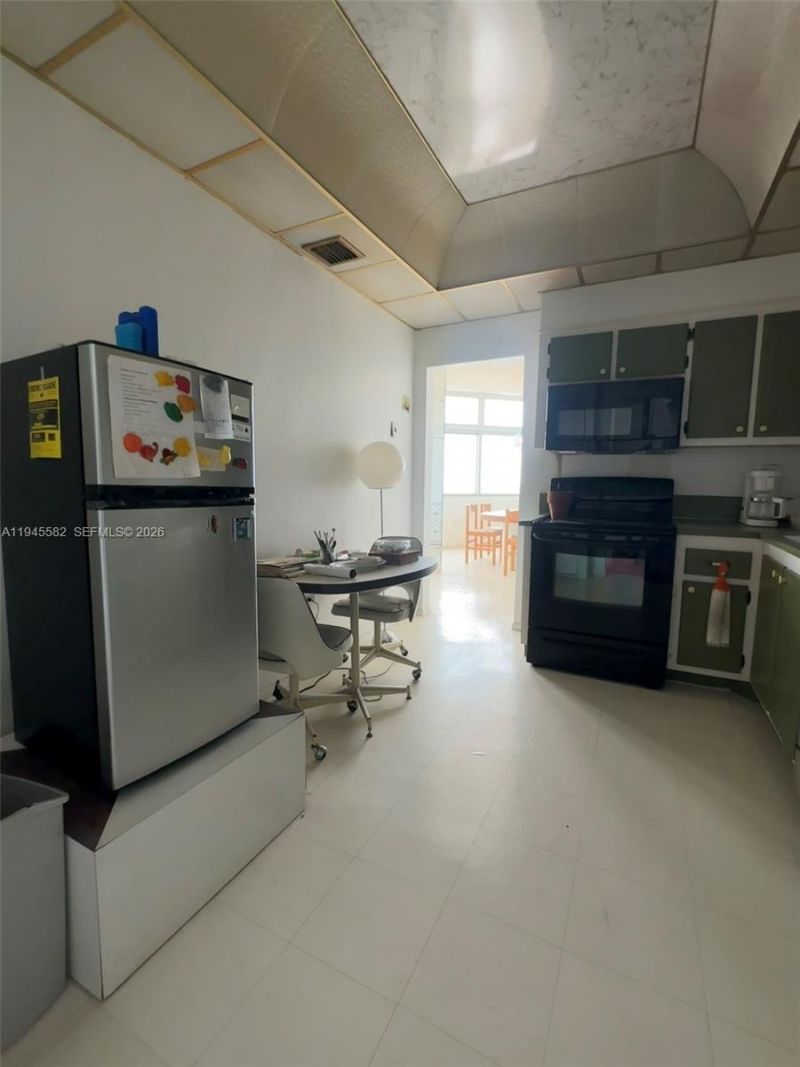 7135 Collins Ave, Unit PH5, Miami Beach, FL 33141 Photo