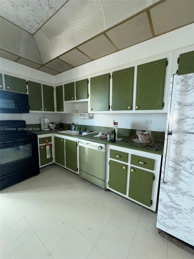 7135 Collins Ave, Unit PH5, Miami Beach, FL 33141 Photo