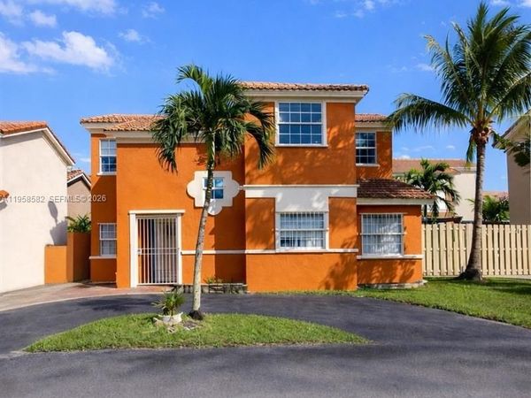 1045 NW 126th Pl, Miami, FL 33182