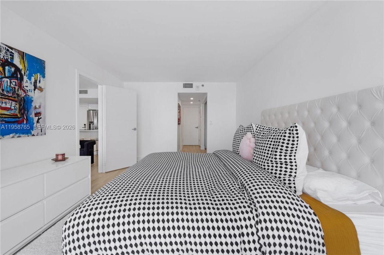 7601 E Treasure Dr , Unit 2209, North Bay Village, FL 33141 Photo