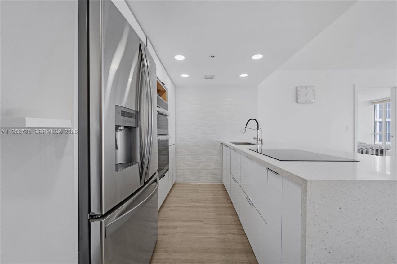 7601 E Treasure Dr , Unit 2209, North Bay Village, FL 33141 Photo