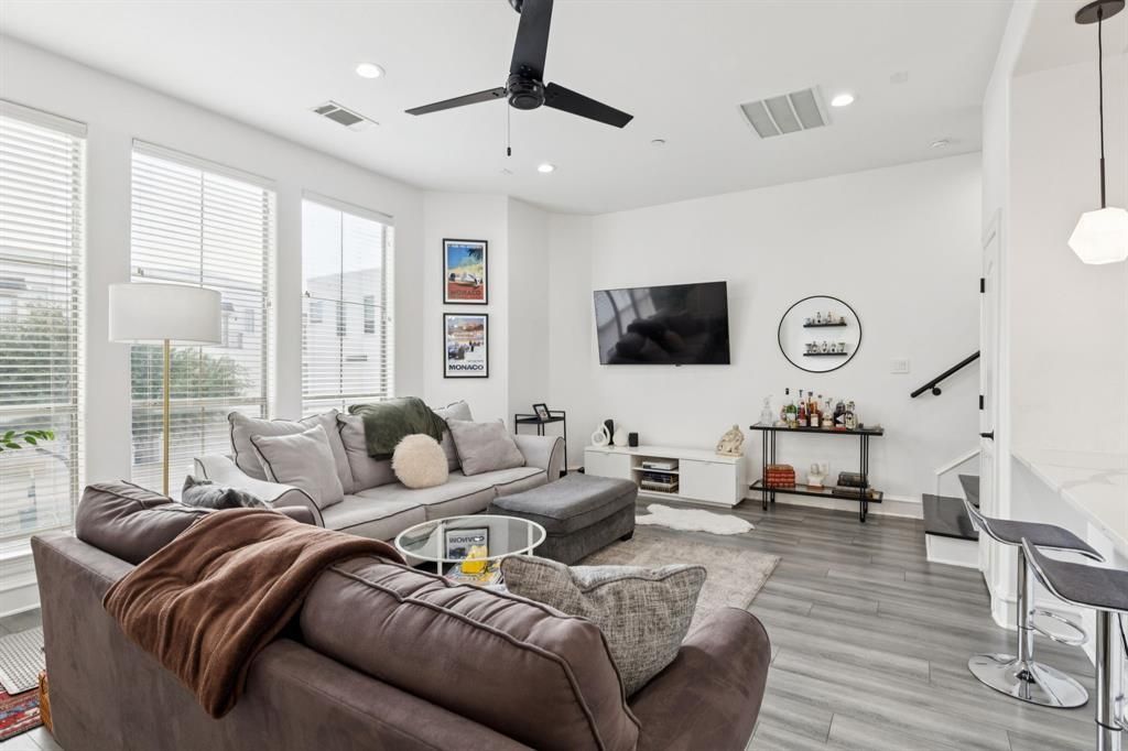 2100 N Fitzhugh Avenue, Unit D, Dallas, TX 75204 Main Photo