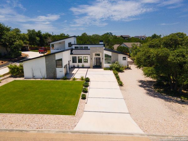 690 Kings Point, Canyon Lake, TX 78133