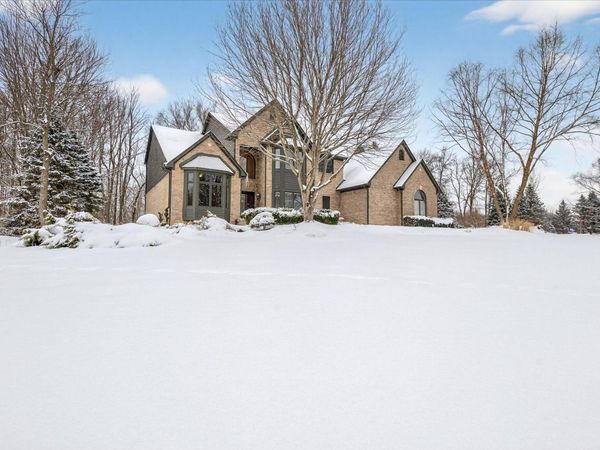 10056 Rosemarie Run, Brighton, MI 48114