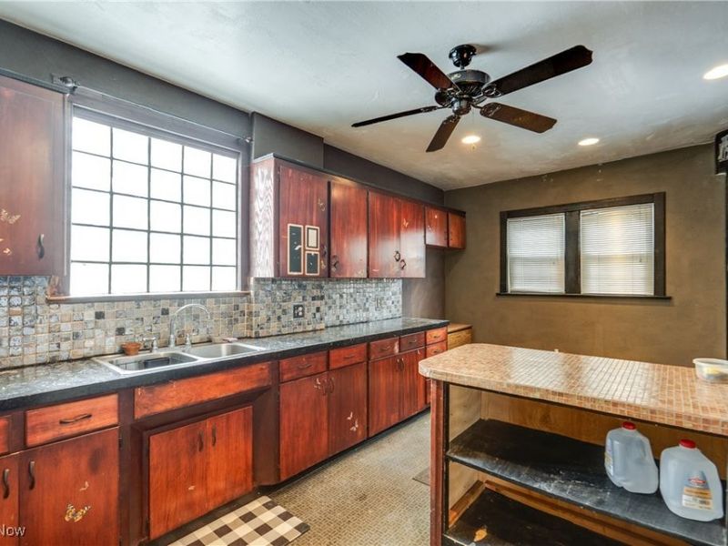 263 19th Street NW, Barberton, OH 44203 Photo 12