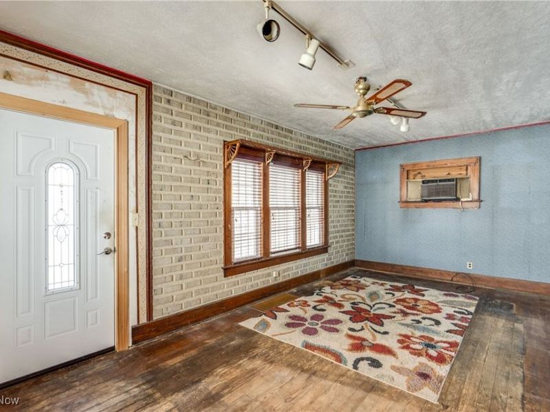 263 19th Street NW, Barberton, OH 44203 Photo 4