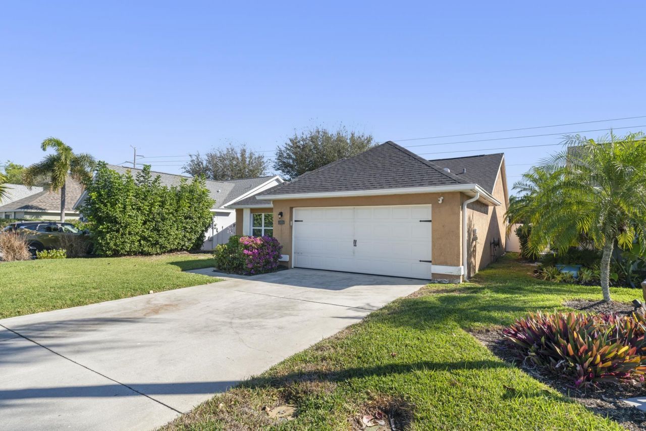 15068 Cloverdale Dr, Fort Myers, FL 33919 Photo