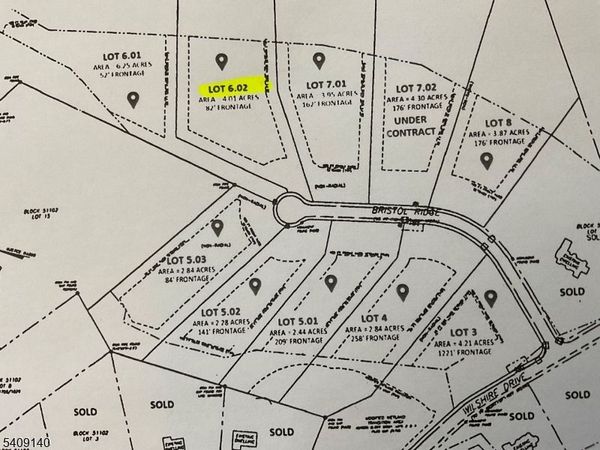 8 Bristol Ridge Rd, Boonton, NJ 07005