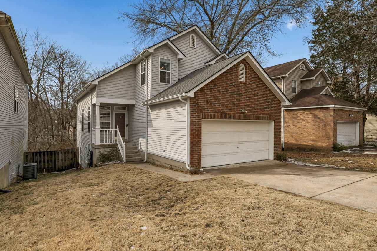 5925 Colchester Dr, Hermitage, TN 37076 Main Photo