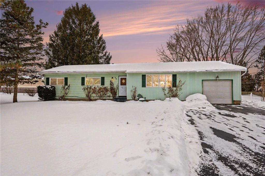 29 Amesbury Road, Rochester, NY 14623 Main Photo