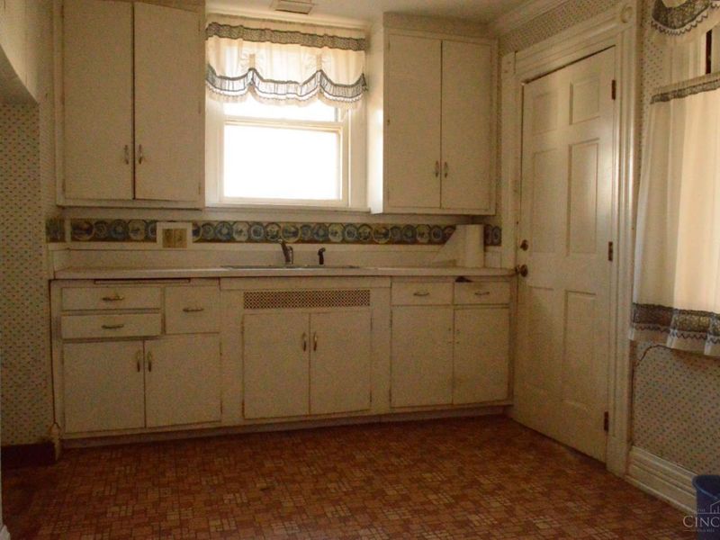 3020 Daytona Avenue, Cincinnati, OH 45211 Photo 6