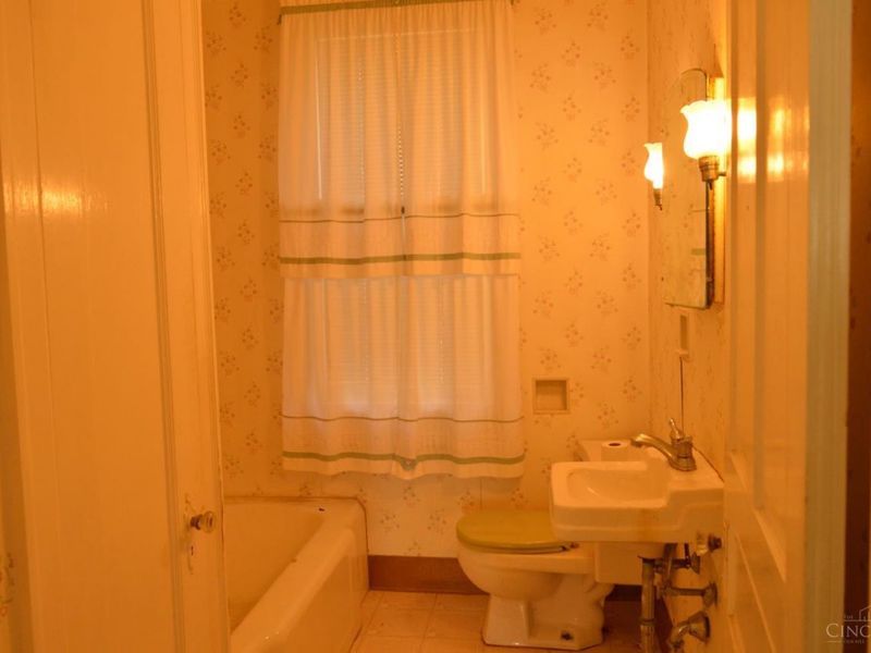 3020 Daytona Avenue, Cincinnati, OH 45211 Photo 8