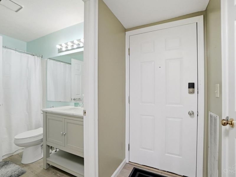 9800 Regatta Drive, Unit 301, Colerain Township, OH 45252 Photo 19