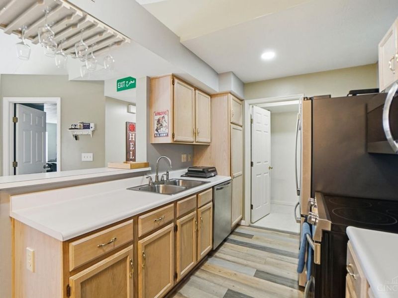 9800 Regatta Drive, Unit 301, Colerain Township, OH 45252 Photo 5