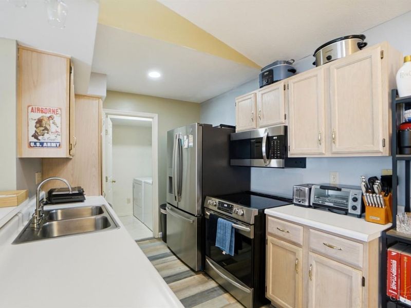 9800 Regatta Drive, Unit 301, Colerain Township, OH 45252 Photo 6