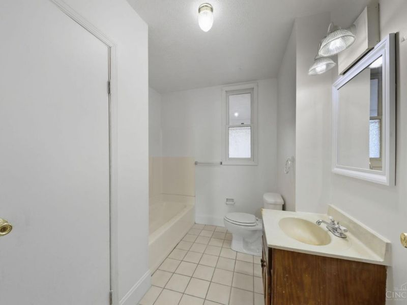 1461 Kinney Avenue, Cincinnati, OH 45231 Photo 24