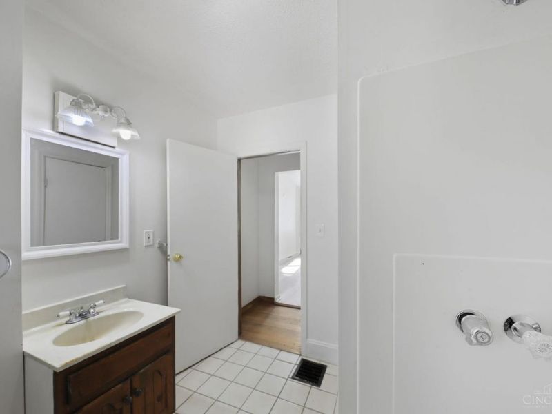 1461 Kinney Avenue, Cincinnati, OH 45231 Photo 27