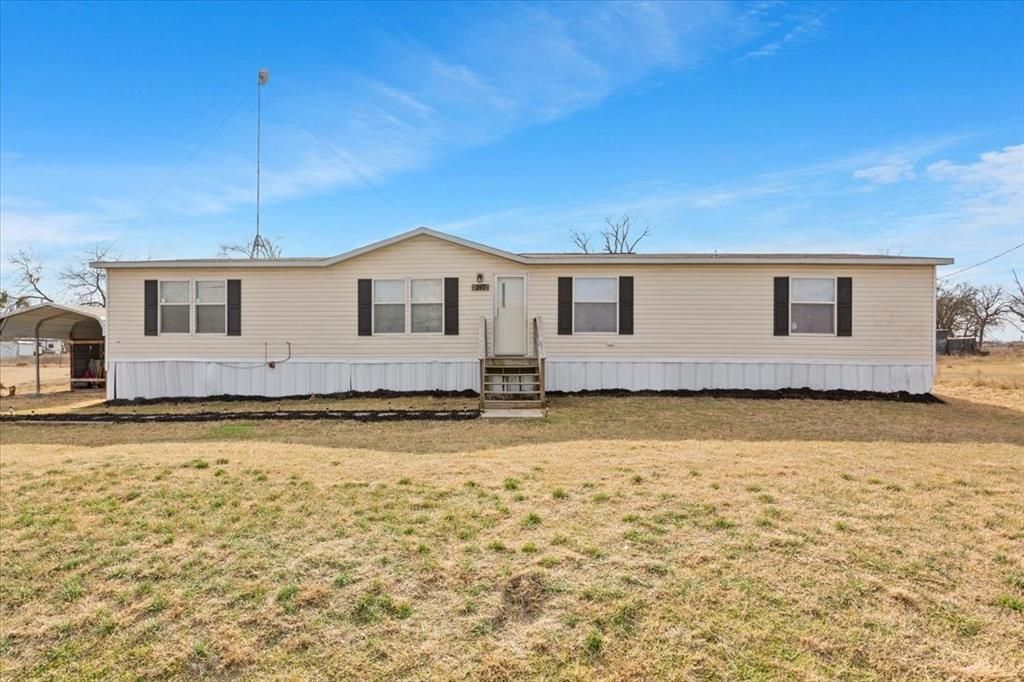 247 N Lake Street  Axtell, TX 76624