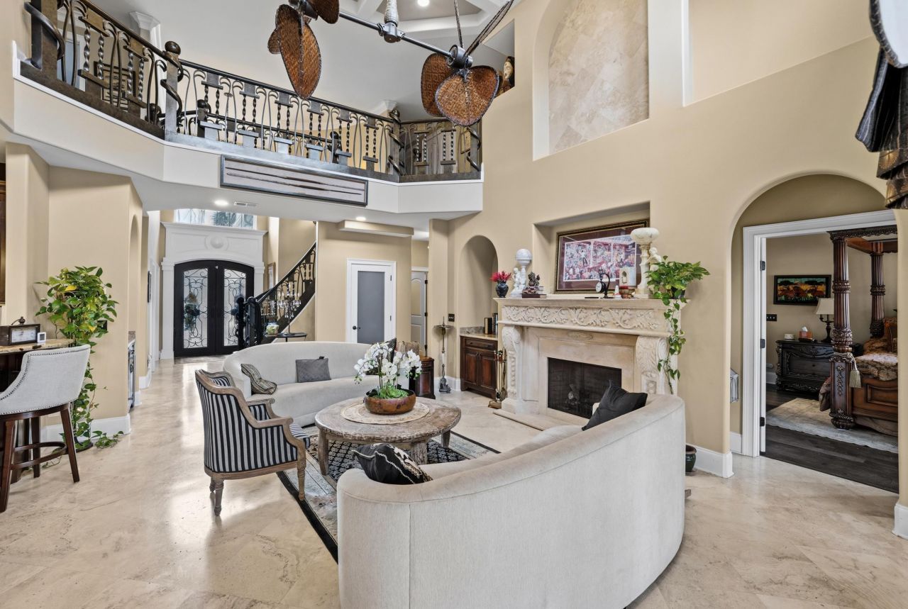 969 Bluffview Dr. Photo 10